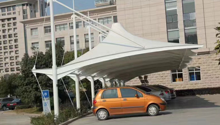 不同角度的膜結(jié)構(gòu)車棚對(duì)膜材選擇的影響與考量